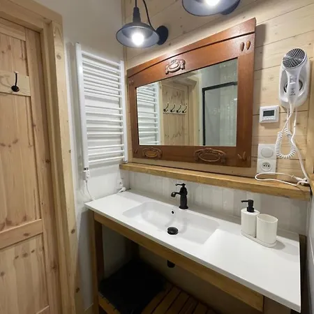 Wioska W Sowich W Sercu Gor Sowich Sauna & Jakuzzi Offroad X4x4 アパート *