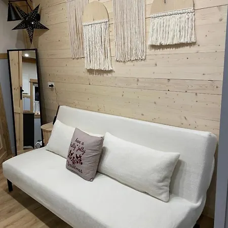 Wioska W Sowich * Sokolec