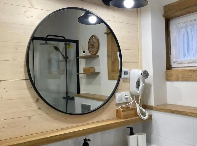 Apartment Wioska W Sowich - W Sercu Gor Sowich, Sauna & Jakuzzi, Sokolec, Offroad X4x4