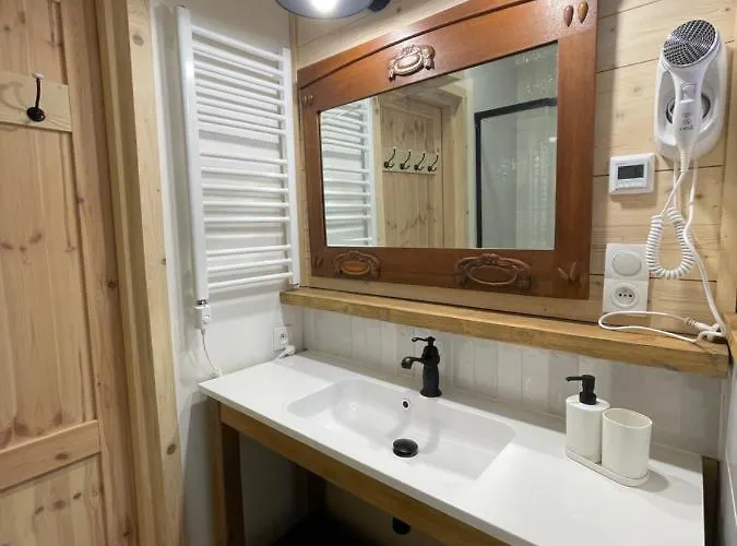 Wioska W Sowich - W Sercu Gor Sowich, Sauna & Jakuzzi, Sokolec, Offroad X4x4 Apartment *