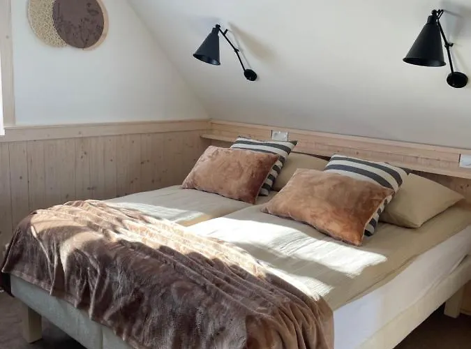 Wioska W Sowich * Sokolec