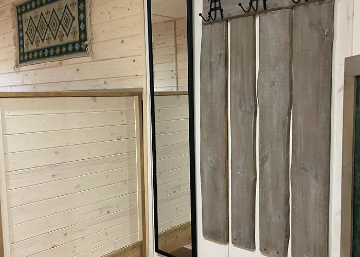 Wioska W Sowich * Sokolec